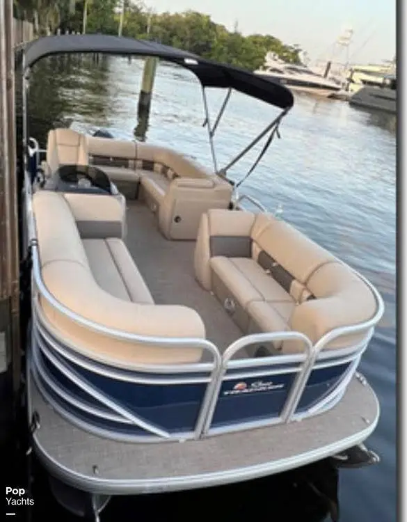 2022 Sun Tracker party barge 20 dlx