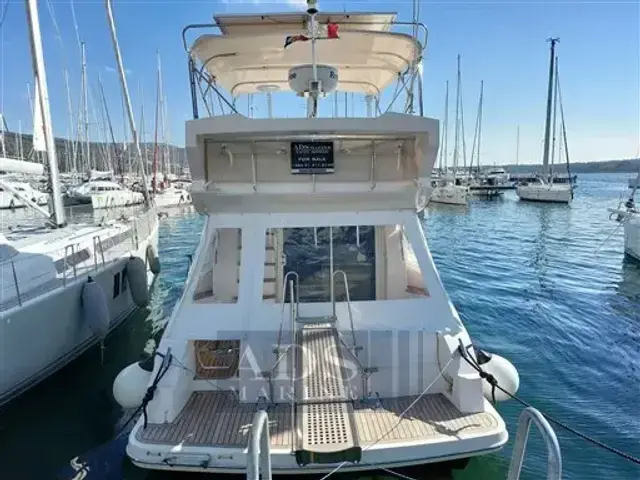 Majesty 44