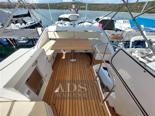 Majesty 44