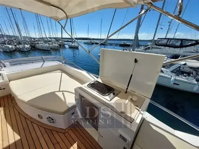 Majesty 44