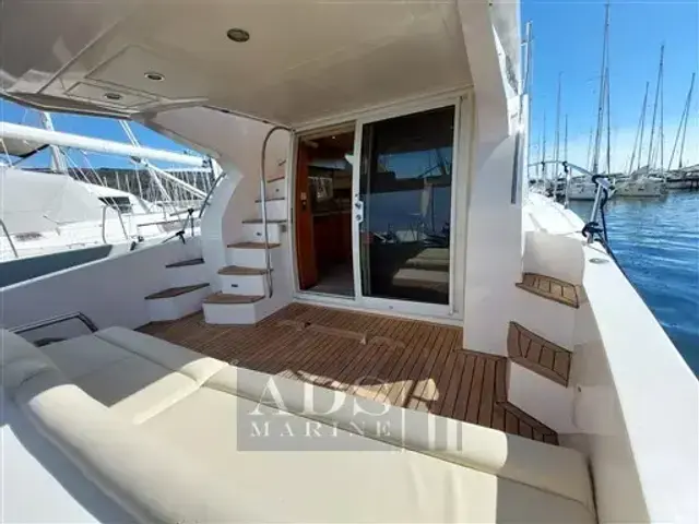 Majesty 44