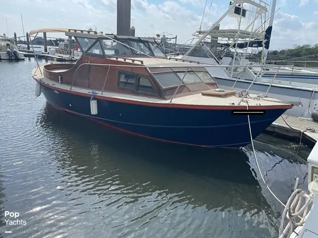 2006 Custom 29 bartender