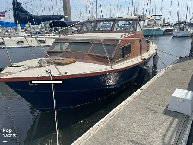 2006 Custom 29 bartender