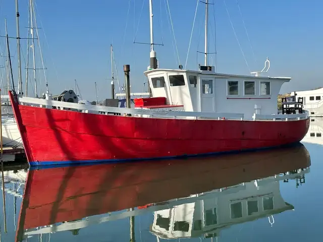 Houseboat Conversion