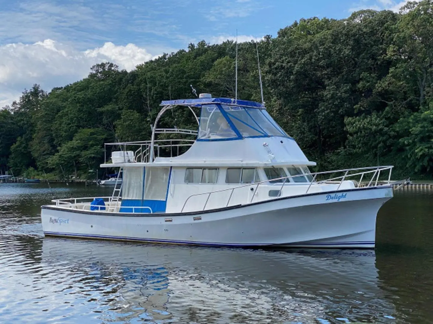 2002 Magna Marine 45 flybridge