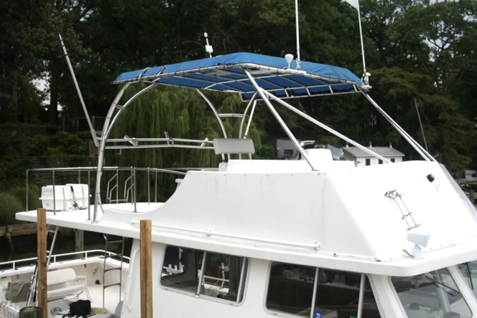 2002 Magna Marine 45 flybridge