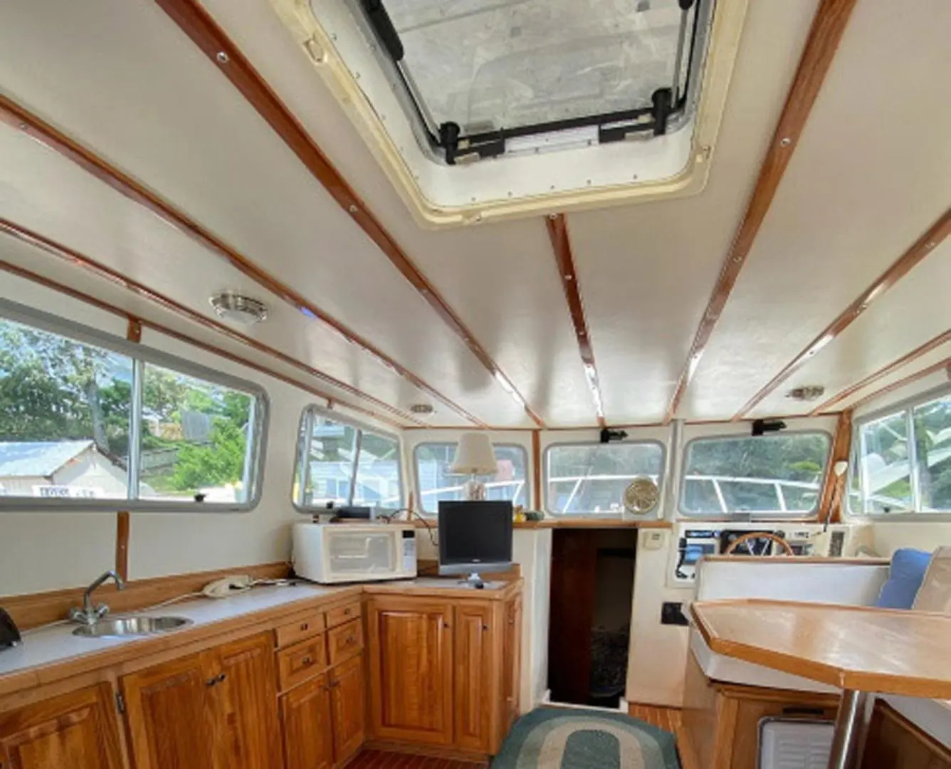 2002 Magna Marine 45 flybridge