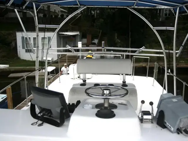 MAGNA MARINE 45 Flybridge