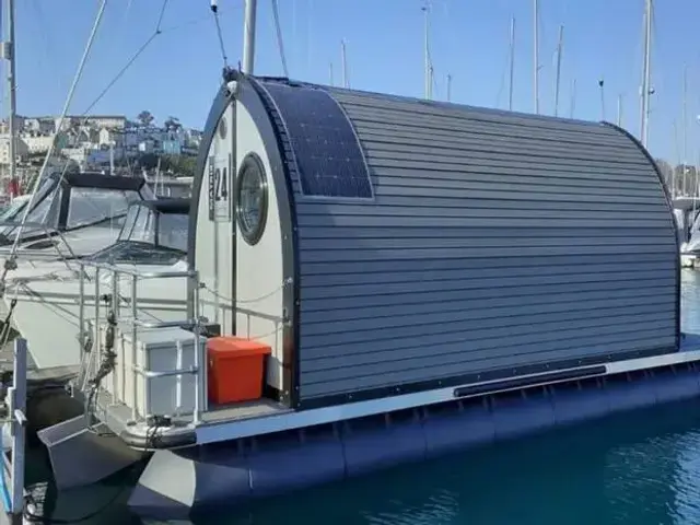 Houseboat MX 24 Glampboat