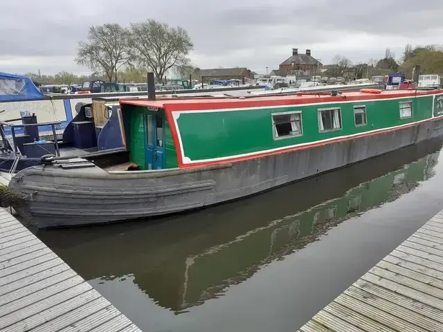 Bantock 50ft Narrowboat called Alkali