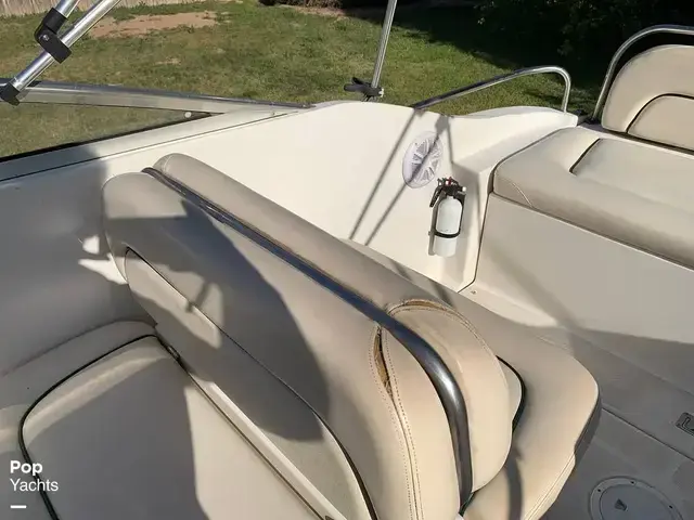 Chris Craft 240 Express Cruiser