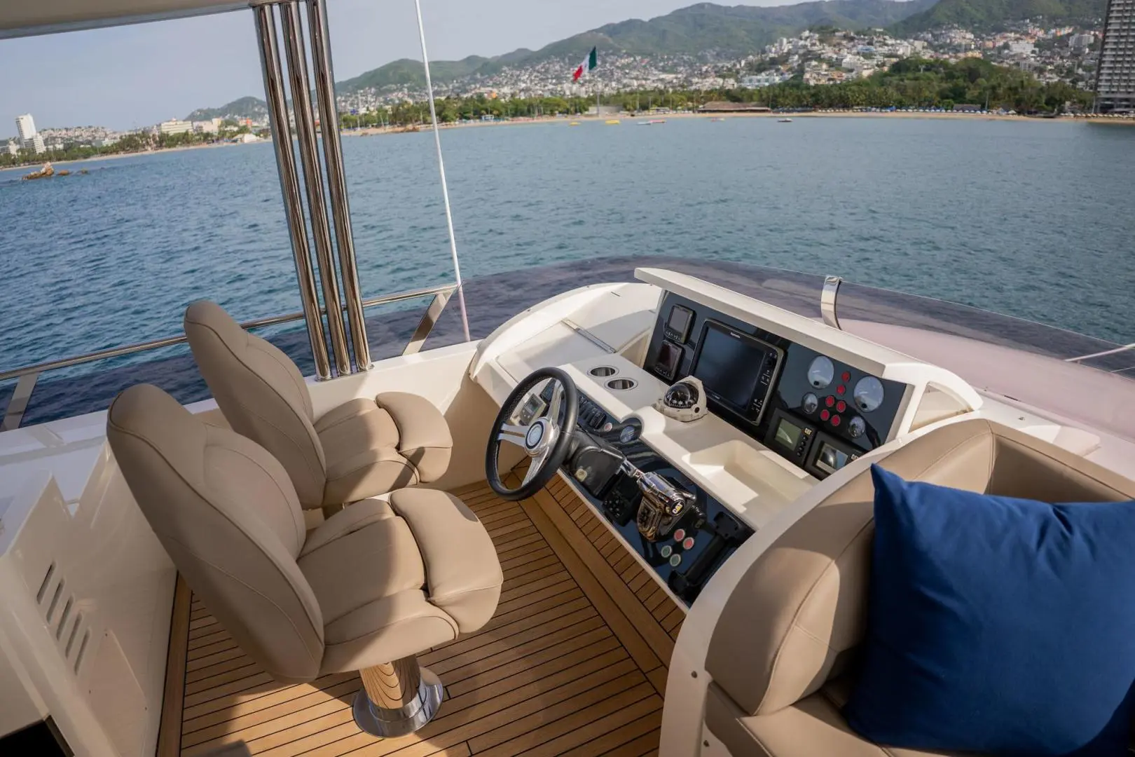 2014 Princess 72