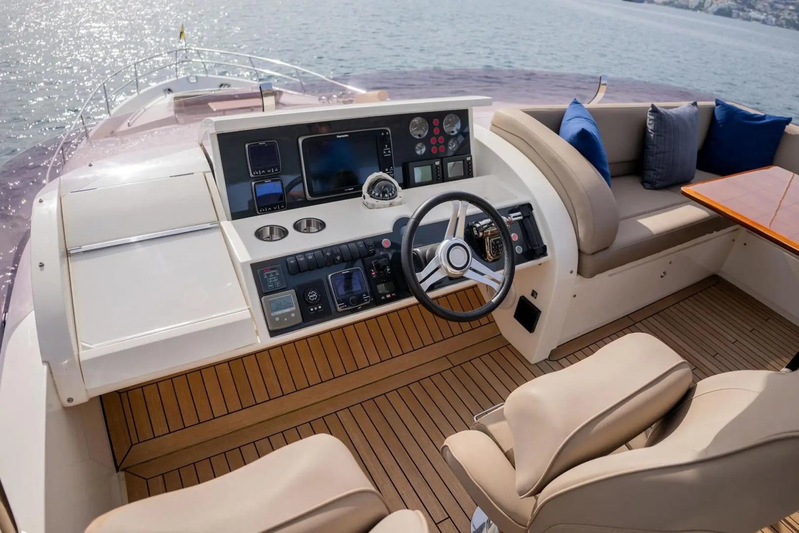 2014 Princess 72