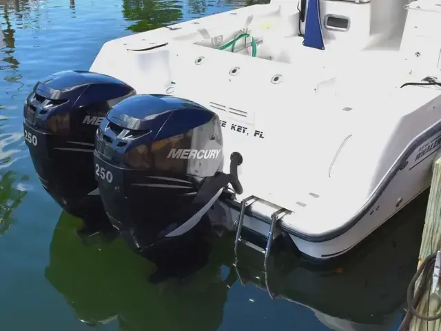 Boston Whaler 305 Conquest