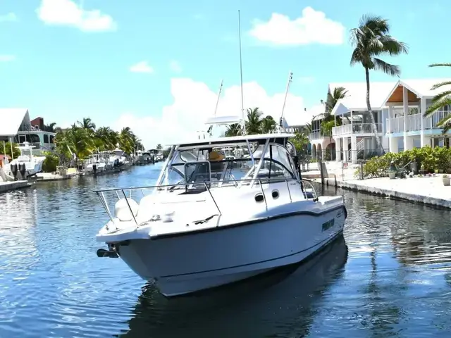 Boston Whaler 305 Conquest