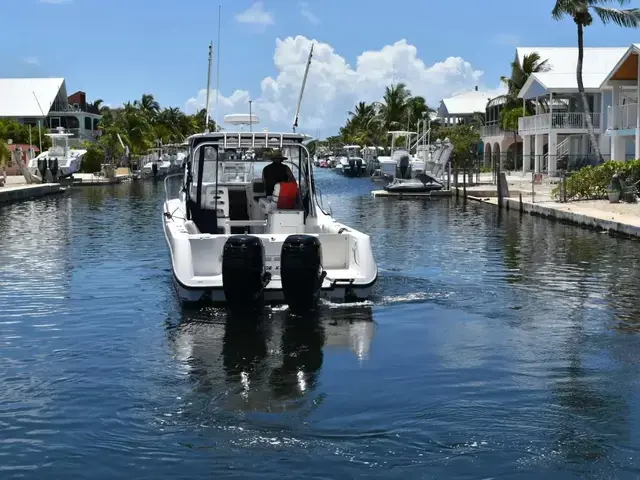 Boston Whaler 305 Conquest