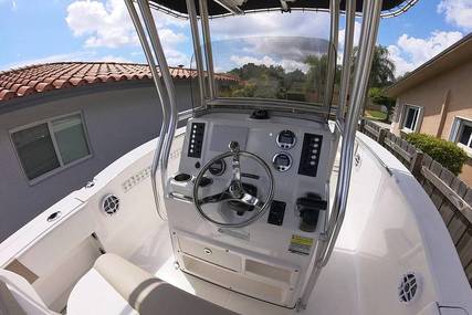 Robalo R200