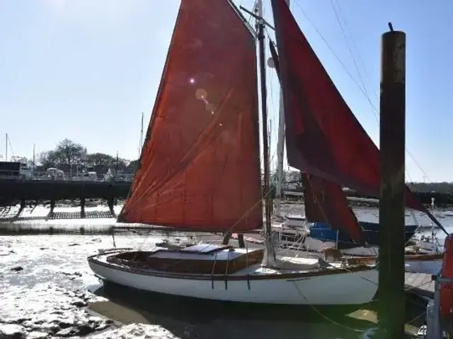 Custom Boats Auxiliary Gaff Cutter