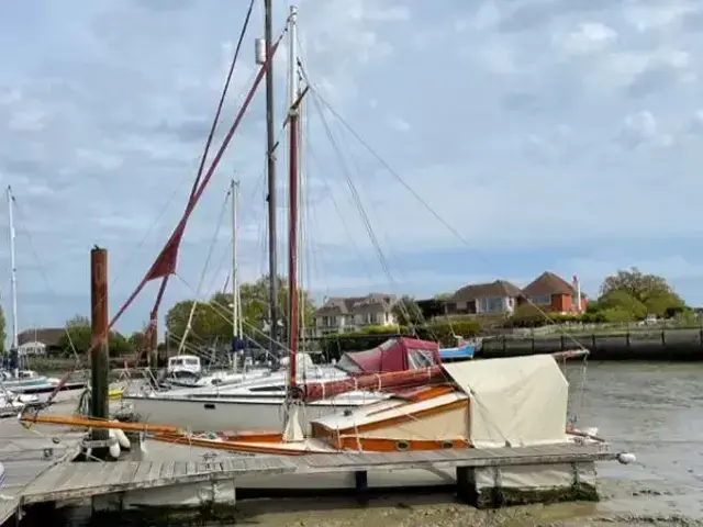 Custom Boats Auxiliary Gaff Cutter