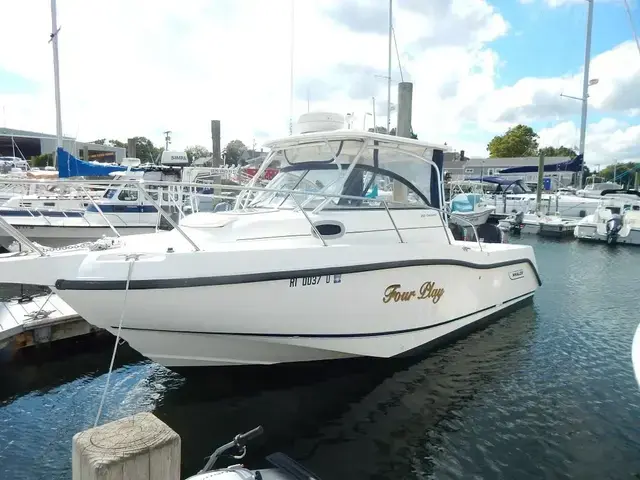 Boston Whaler 255 Conquest