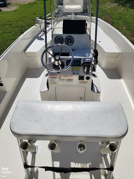 2017 Bayliner element f21