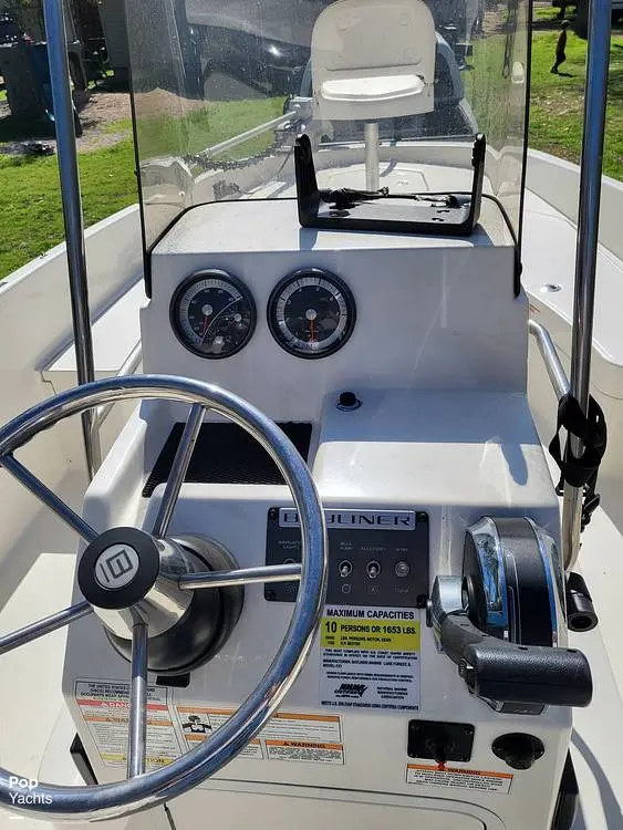 2017 Bayliner element f21