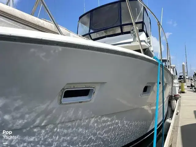 Viking Yachts 40 Convertible