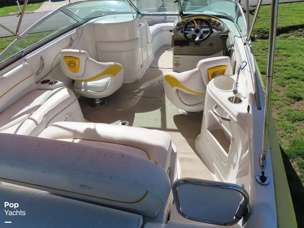 2008 Crownline deck boat 220 ex