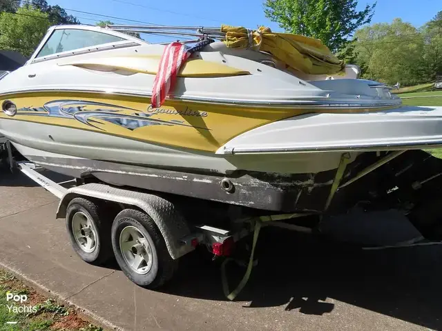 Crownline Deck Boat 220 Ex