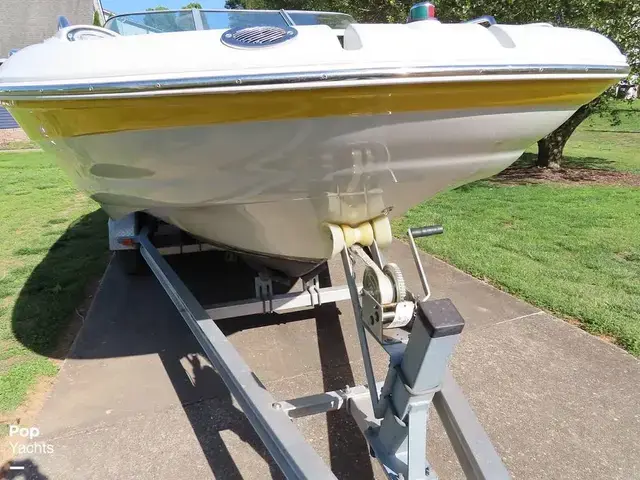 Crownline Deck Boat 220 Ex