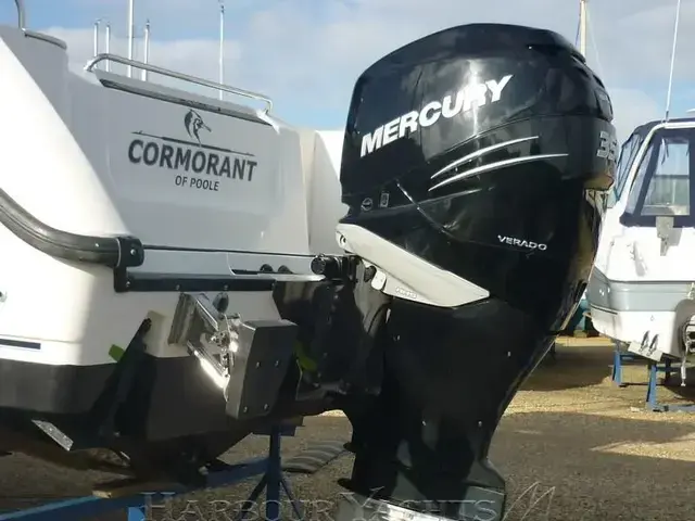 Boston Whaler 26 Conquest