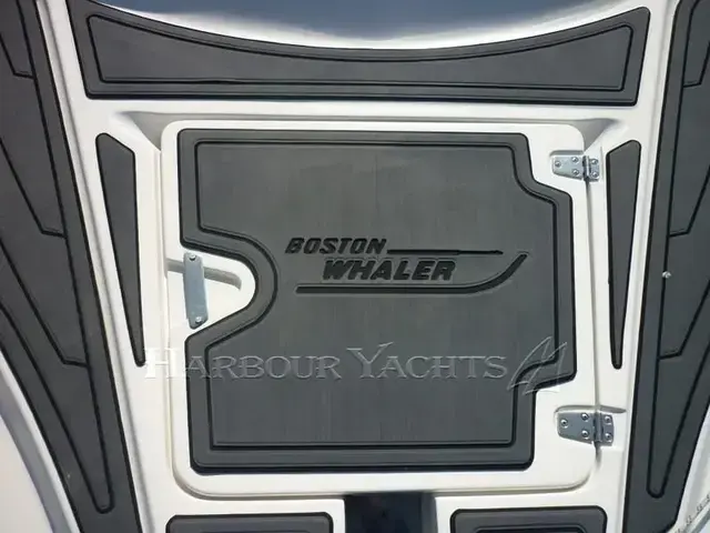 Boston Whaler 26 Conquest