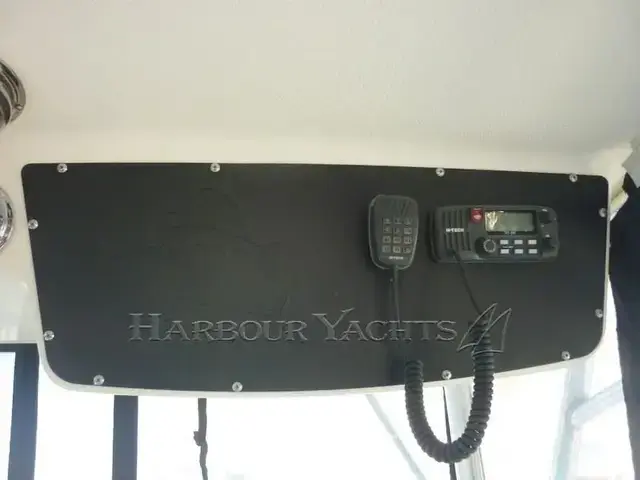 Boston Whaler 26 Conquest