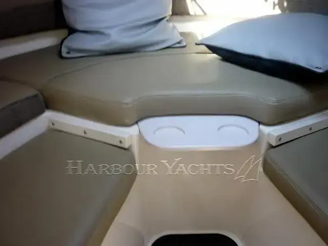 Boston Whaler 26 Conquest