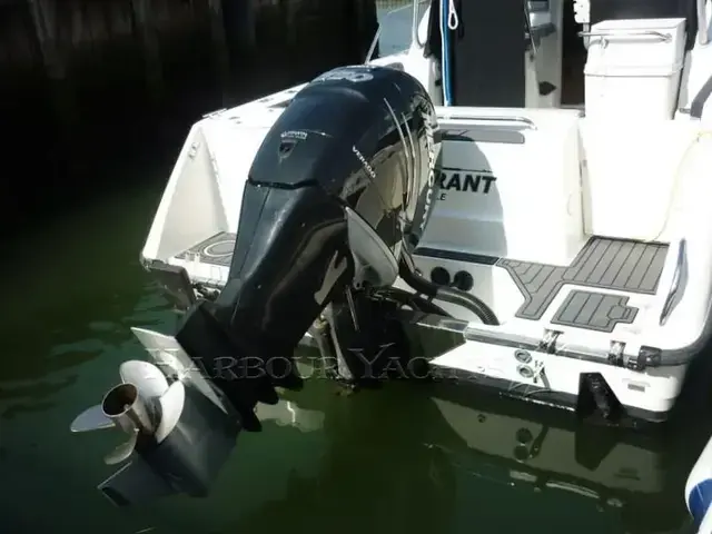 Boston Whaler 26 Conquest