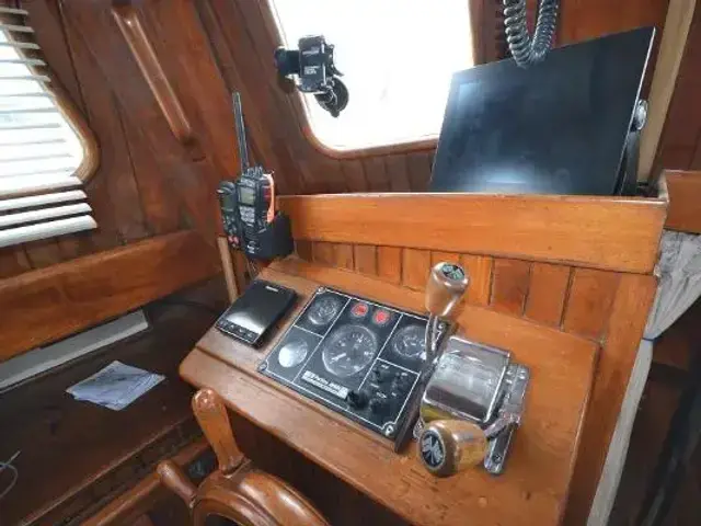 Sino American Yacht 39 pilothouse cutter