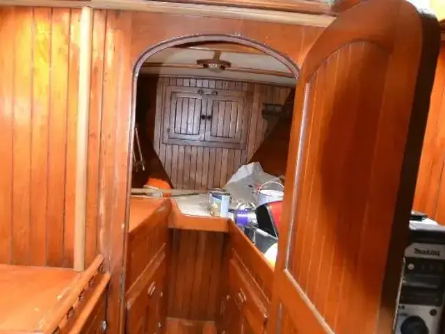 Sino American Yacht 39 pilothouse cutter