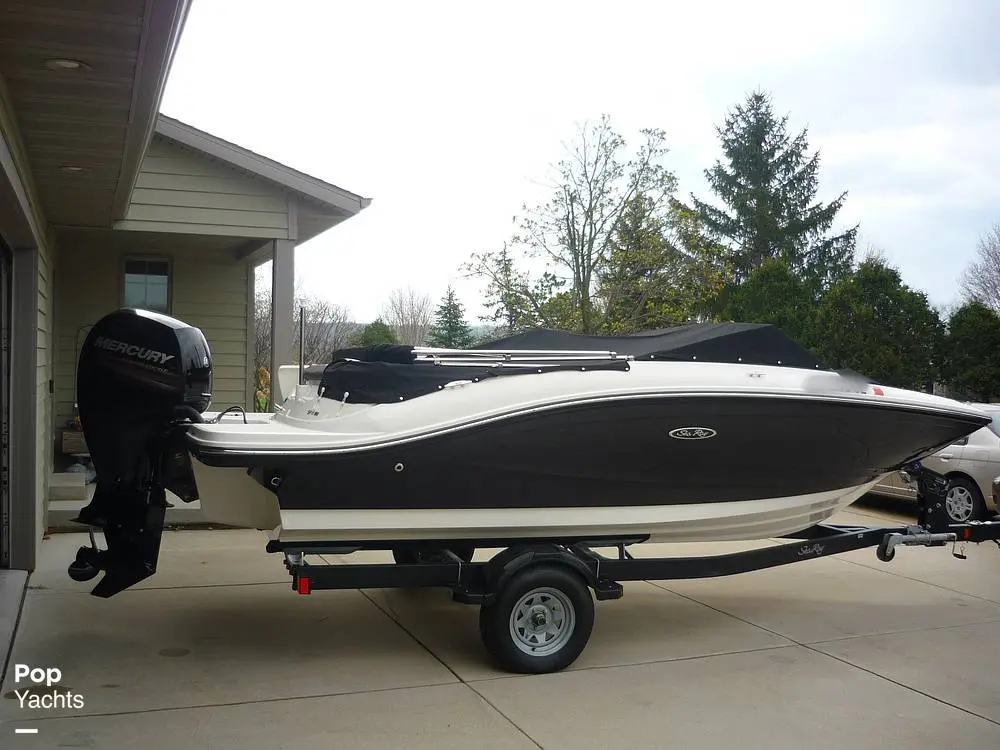 2019 Sea Ray spx 190