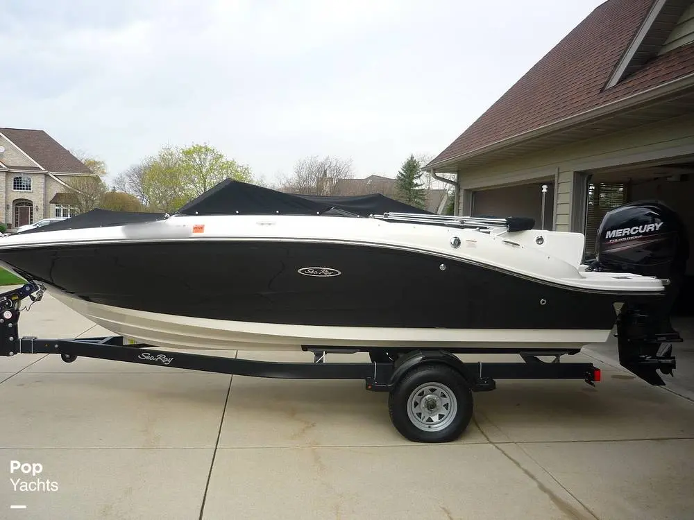 2019 Sea Ray spx 190