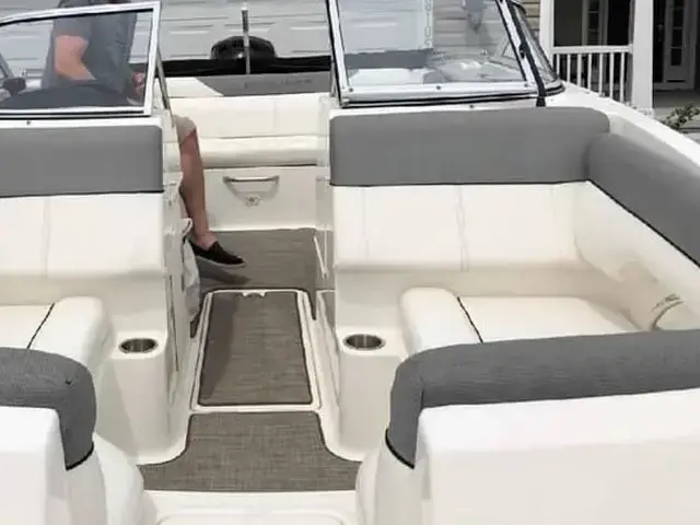 Bayliner 190 Deckboat