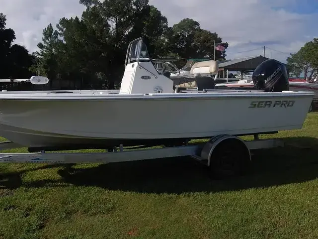 Sea Pro 208 Bay