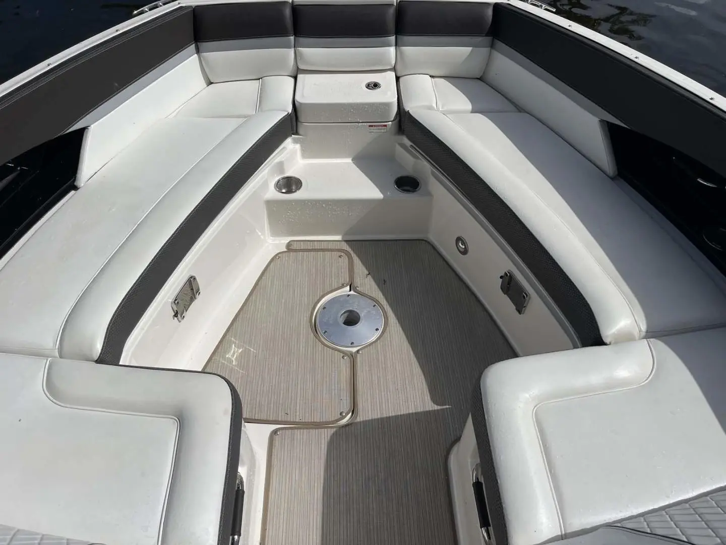 2018 Sea Ray 350 slx