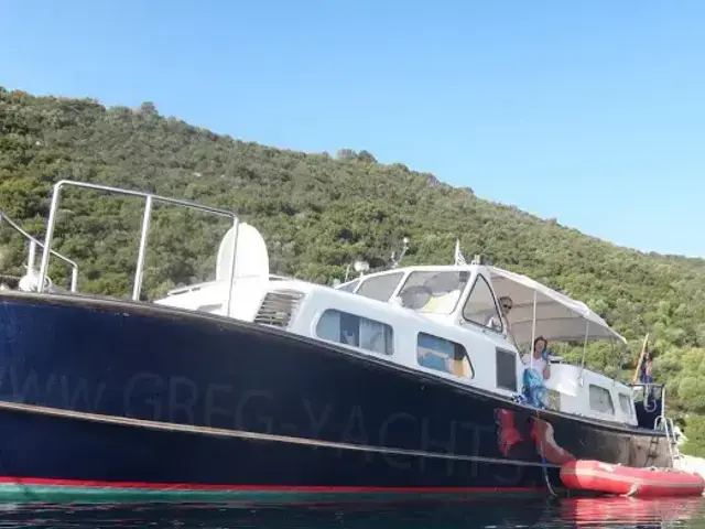 ex. U.S. Navy Aircraft Carrier Personnel Transfer Launch converted into a Gentlemen's Motor yacht