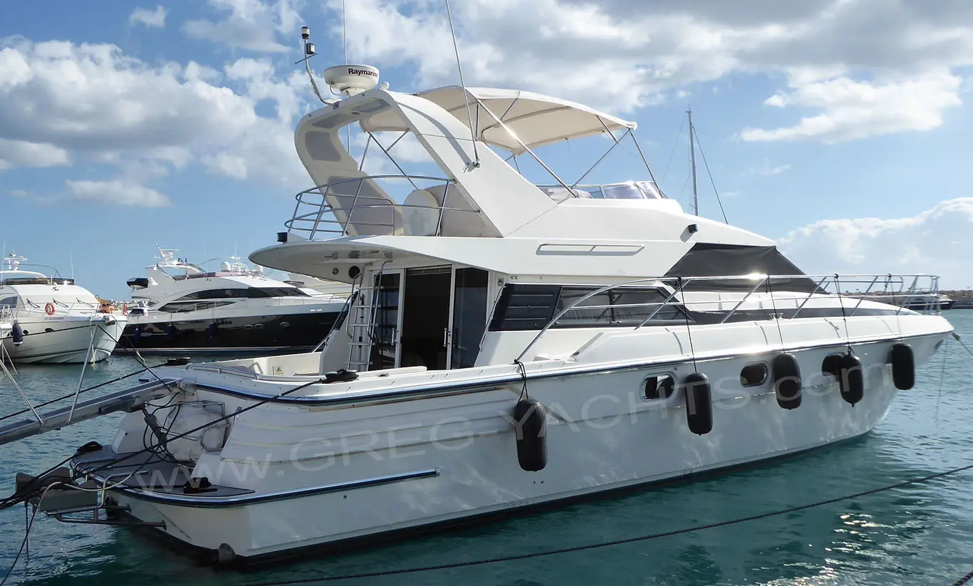 Ferretti Yachts Sunquest 54