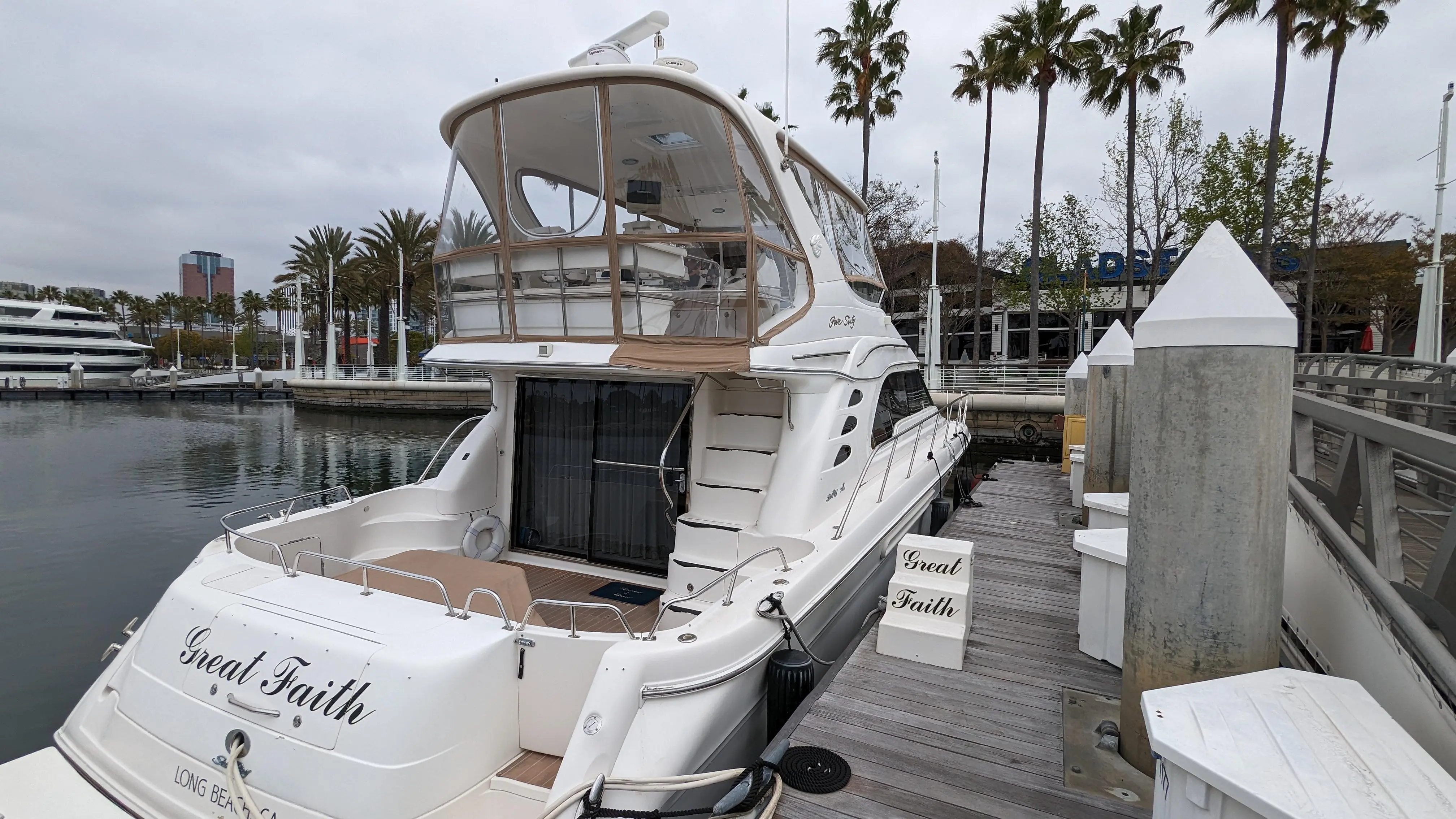 2001 Sea Ray 560 sedan bridge