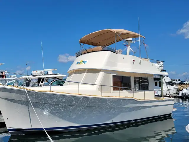 Mainship Boats 34 Trawler