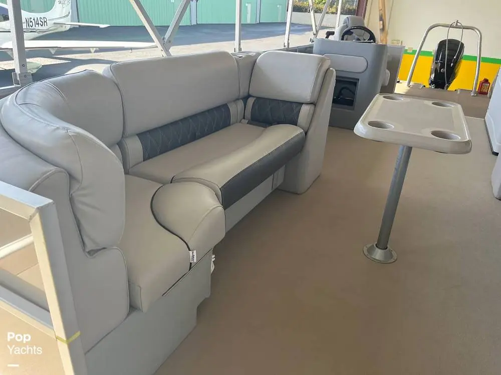 2023 Custom 29 party barge