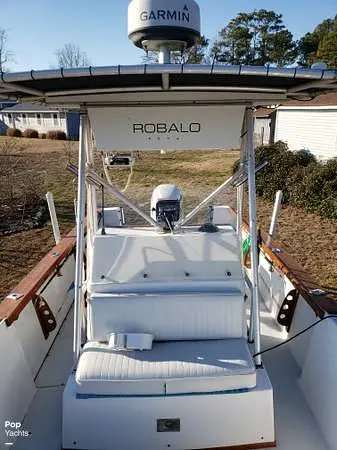 1990 Robalo 2320