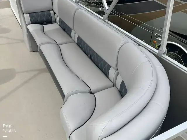 Custom Boats 29 Party Barge