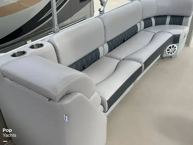 Custom Boats 29 Party Barge